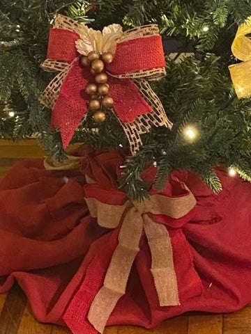 Tree Skirt with Bow